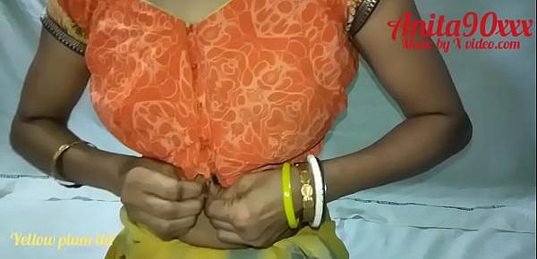  Indian Anita bhabi ko kuteya banaker choda yellow saree me